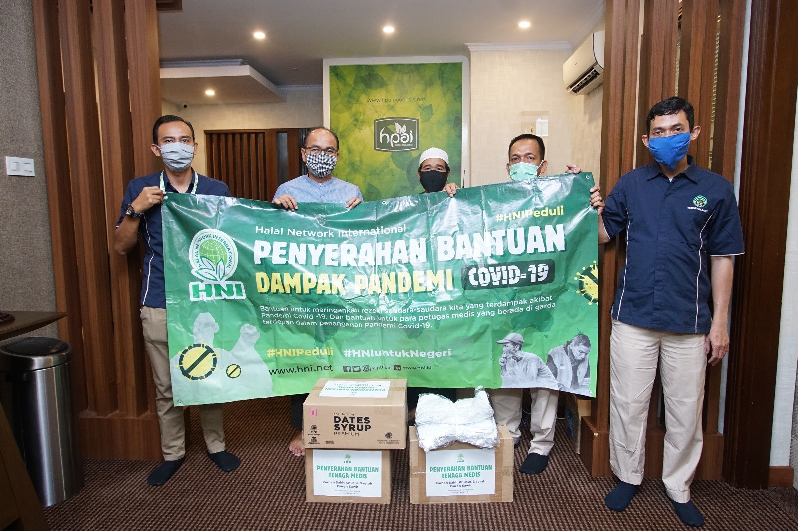 Penyaluran Donasi Tenaga Medis RS Khusus Daerah Duren Sawit